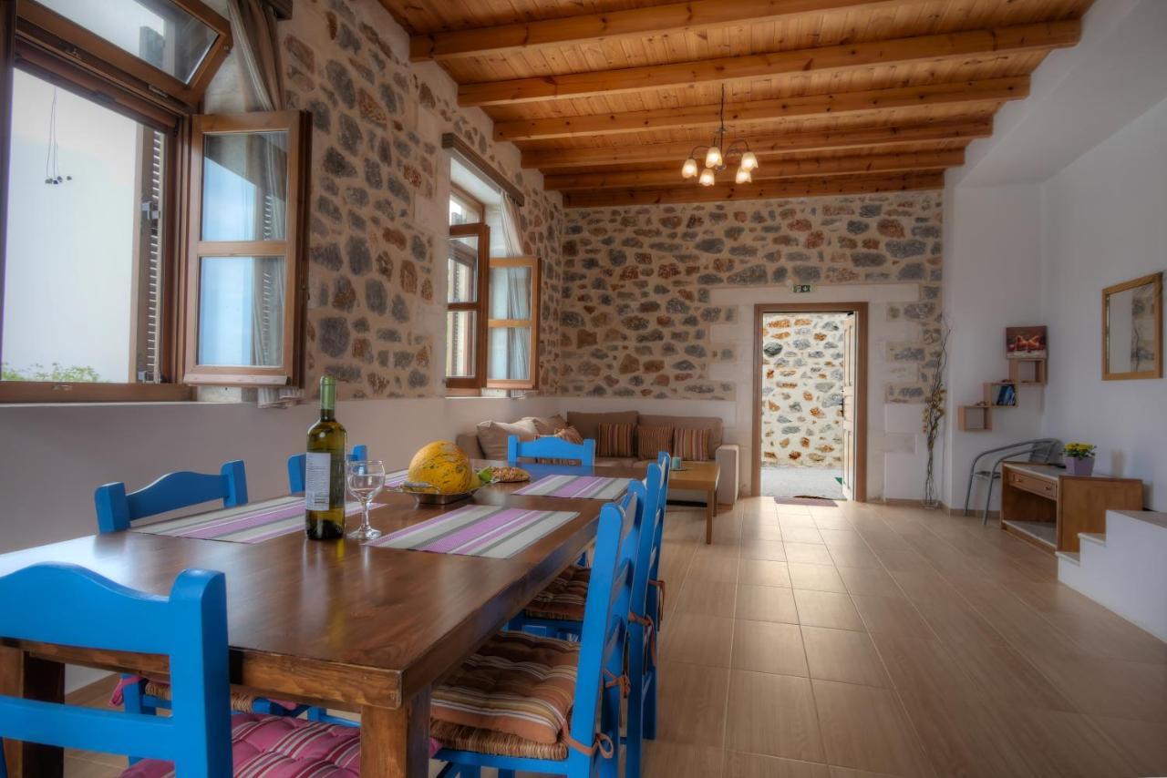 Stone Villa I In Petres Petres  Экстерьер фото