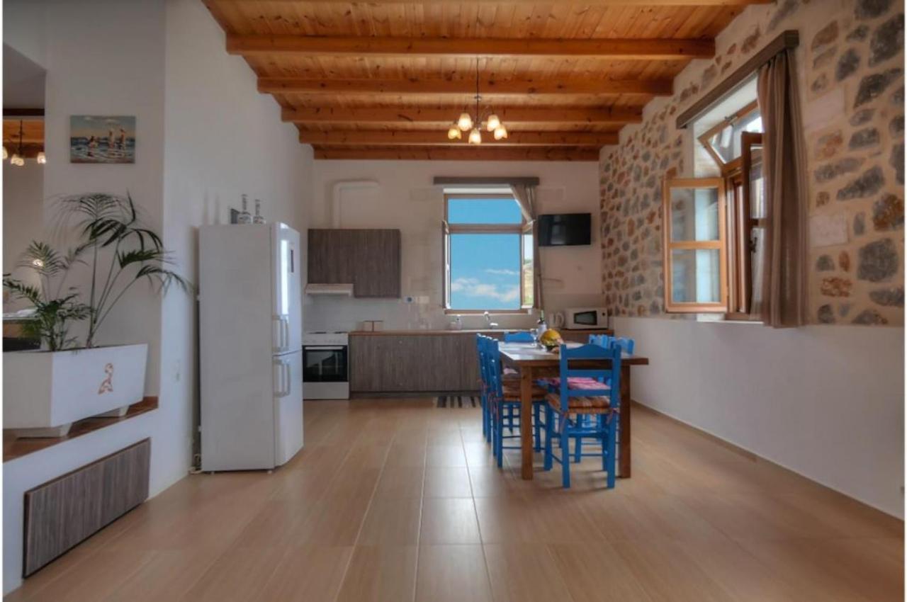 Stone Villa I In Petres Petres  Экстерьер фото