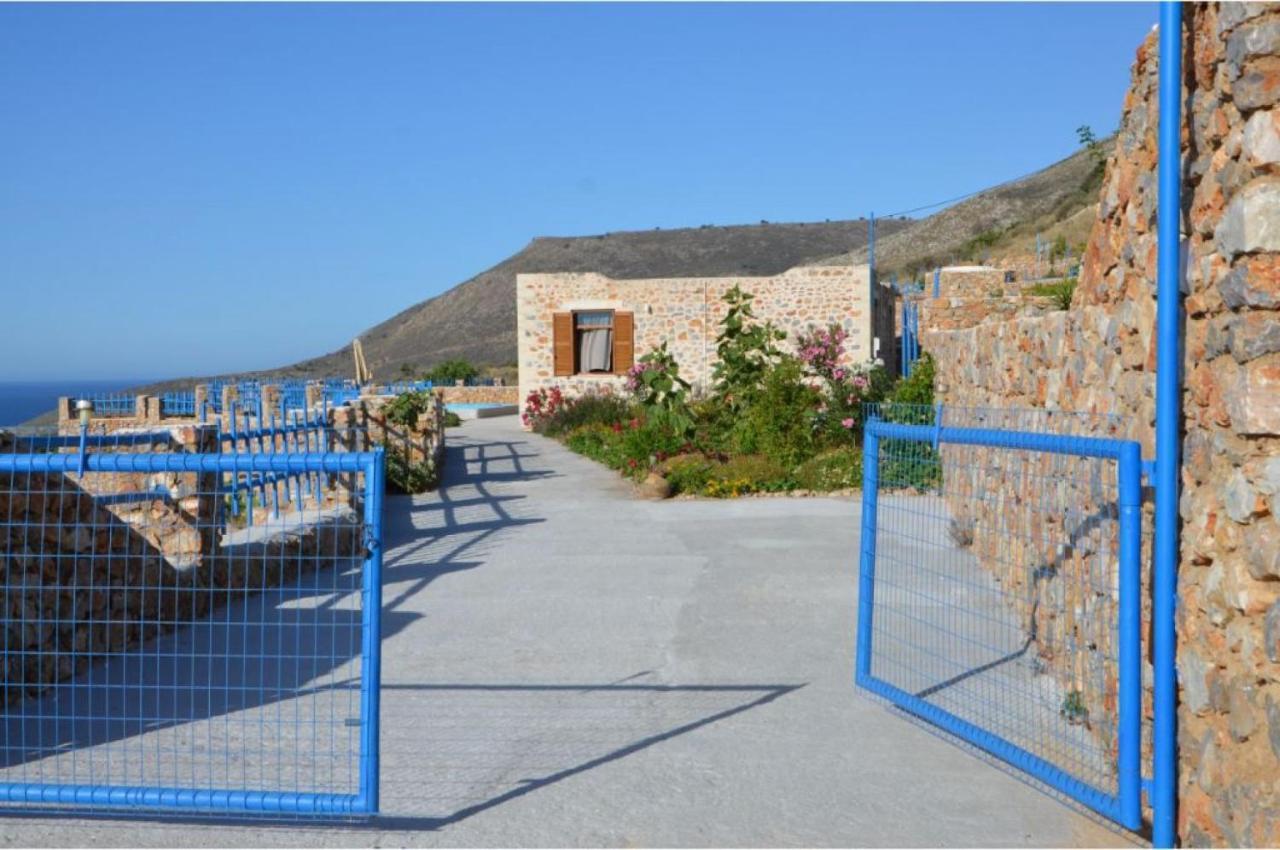 Stone Villa I In Petres Petres  Экстерьер фото